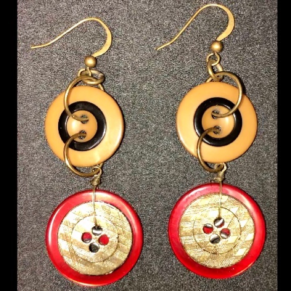 Button Dangle Earrings - Picture 2 of 3